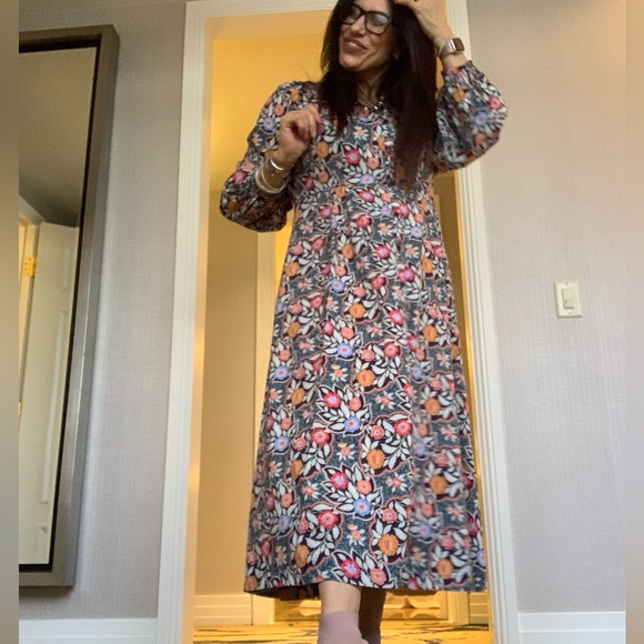 Flower Dress - Picture 7 of 8